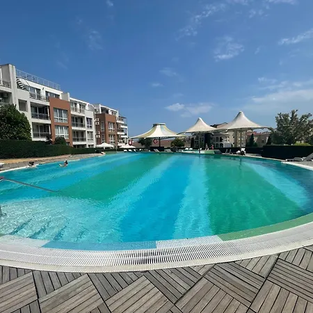 Апартамент Sunny Island Studio *